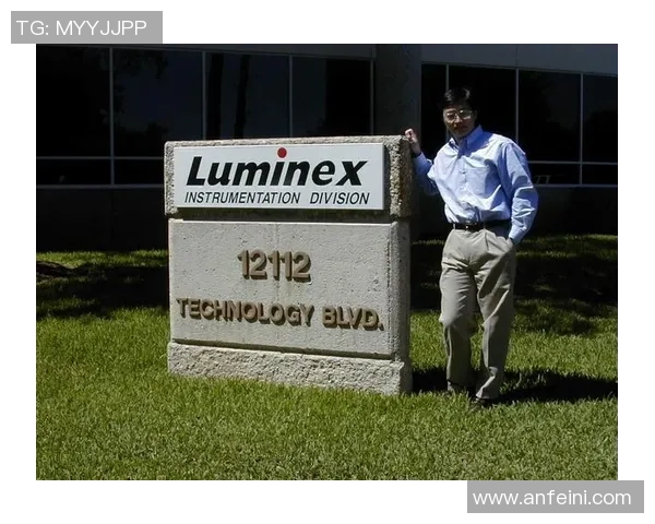 专访杨芳：探寻网球界的成功秘诀与背后故事